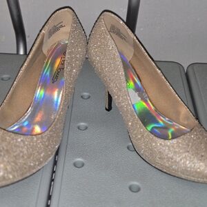 Elegant Glitter Pumps